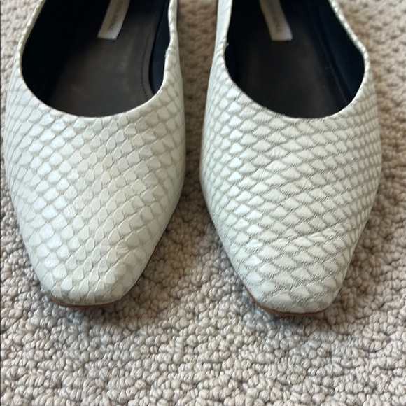 Saks Fifth Avenue White Minimalist Flats - Picture 6 of 8